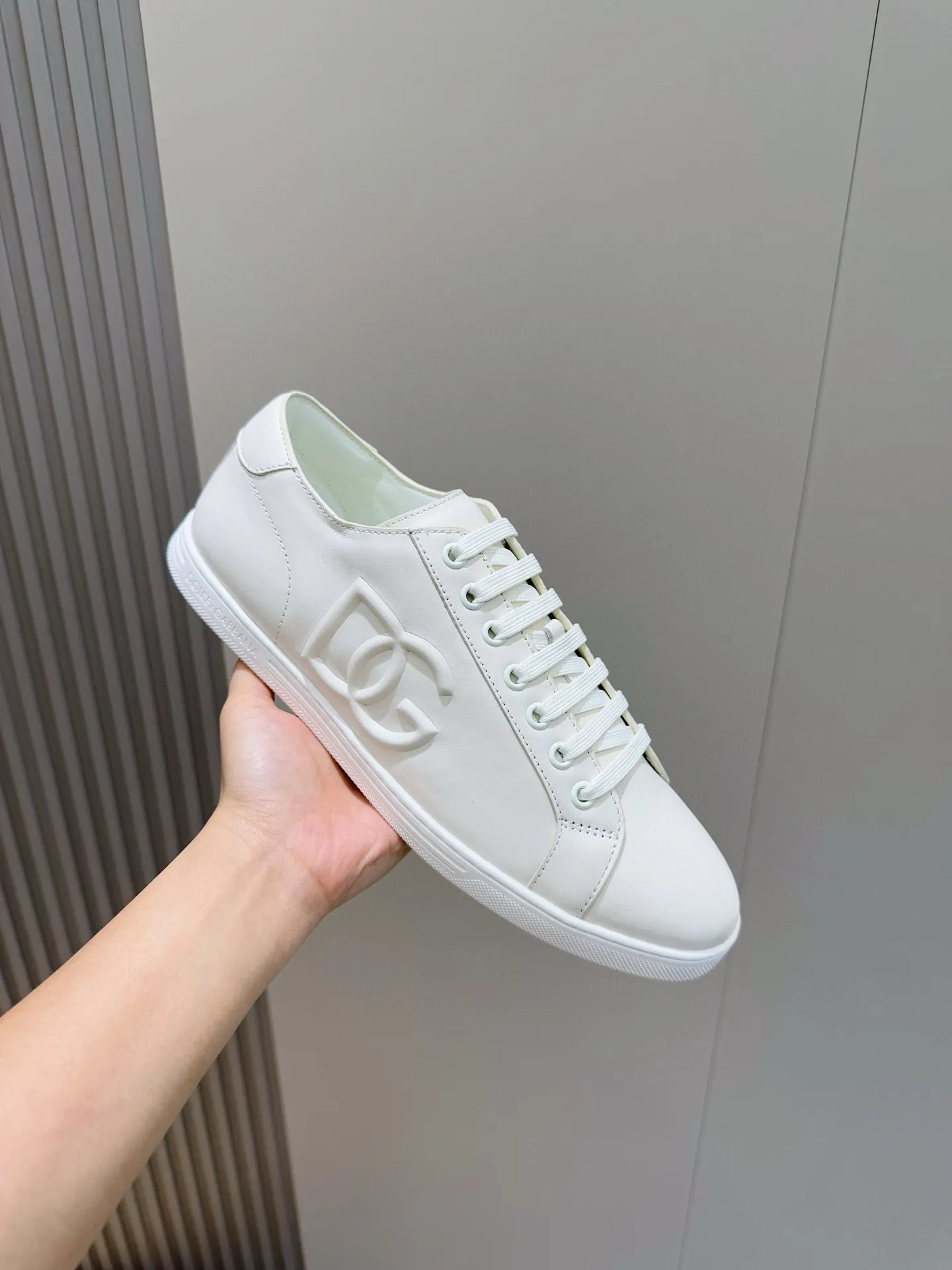 Men's Men's Shoes💰400 [New Style]🐏🐏DG men's calfskin sneakers Portofino Yacht shoes, simple and versatile design, unique saddle leather soles. The Dolce &G logo rear wing is the icing on the cake. Imported cowhide + rubber outsole Size: 39-44 (customized at 38.45)